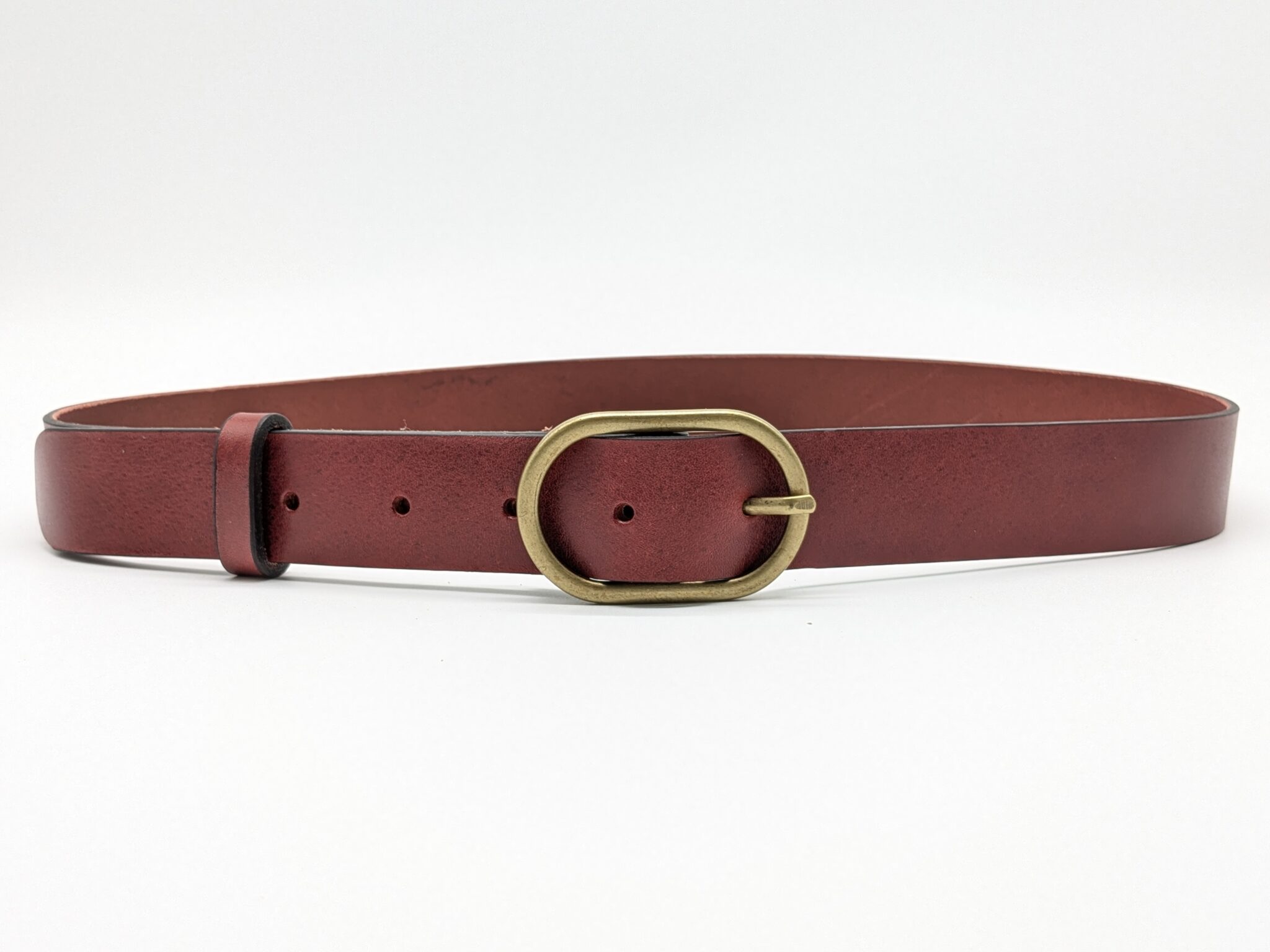 ceinture fine cerise en cuir de vachette